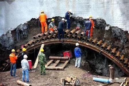 陵水隧道钢花管支护案例